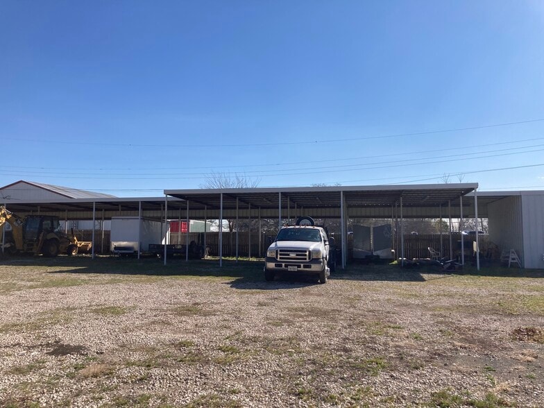 1218 W Shady Grove Rd, Grand Prairie, TX for sale - Building Photo - Image 2 of 6