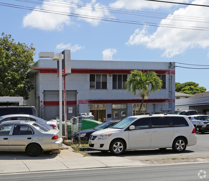 3365 Waialae Ave, Honolulu, HI for lease - Building Photo - Image 1 of 3