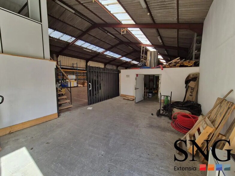 Zone Industrielle Louis Delaporte, Rouxmesnil-Bouteilles for sale - Interior Photo - Image 3 of 10