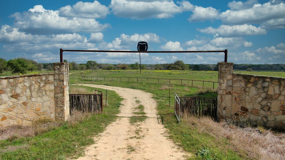 Prairie Lee, Fentress, TX 78622