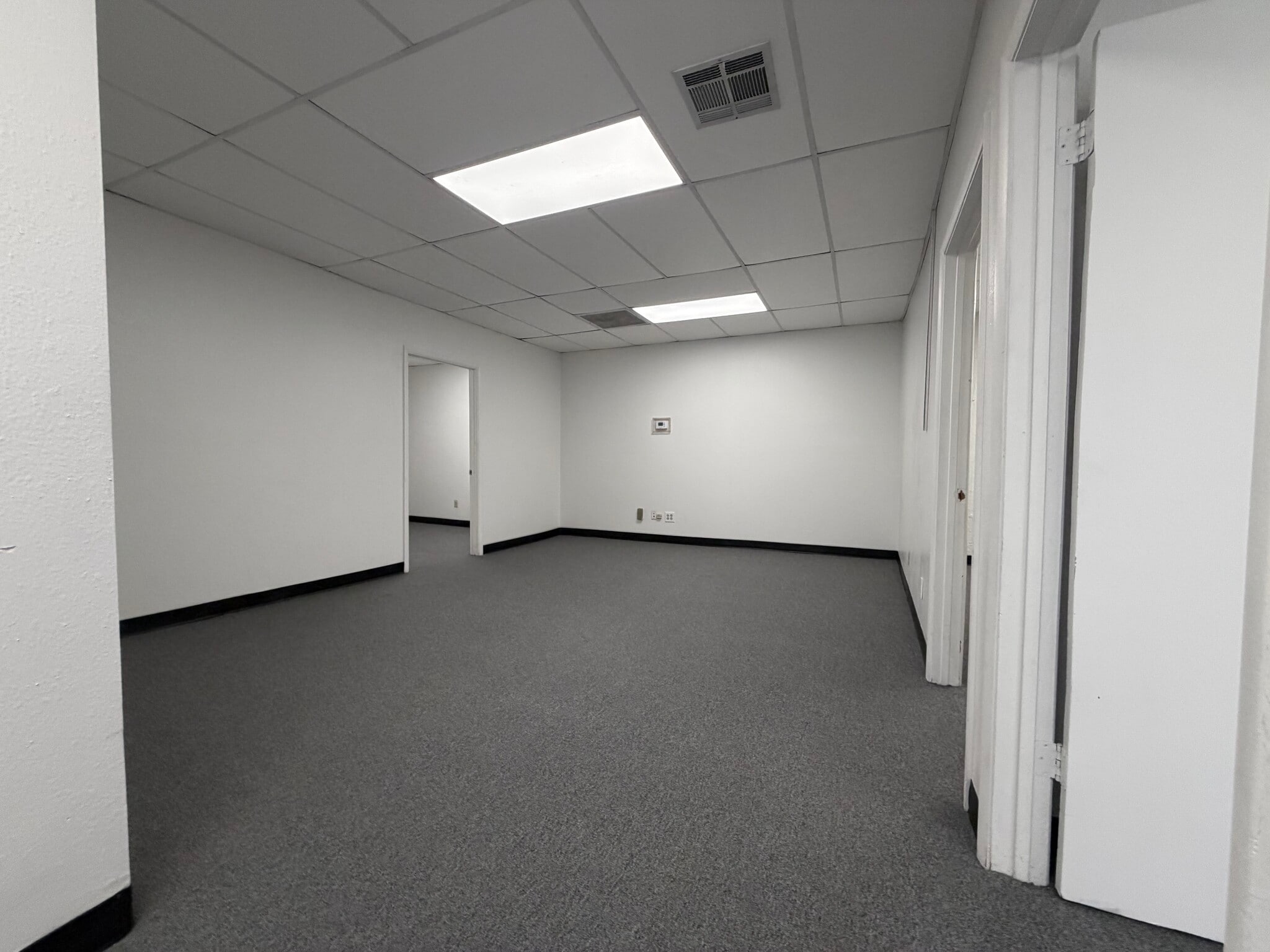 1600 E Desert Inn Rd, Las Vegas, NV for lease Interior Photo- Image 1 of 6