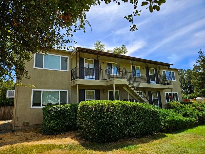 350 Alder St, Central Point, OR for sale - Building Photo - Image 2 of 6