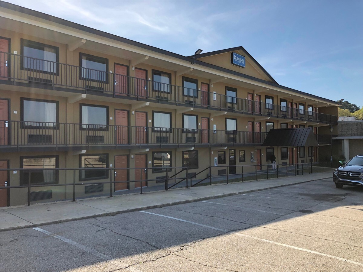 852 N Gloster St, Tupelo, MS 38804