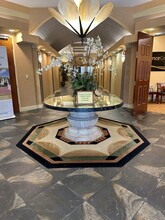 2000 Webber St, Sarasota, FL for lease Lobby- Image 2 of 7