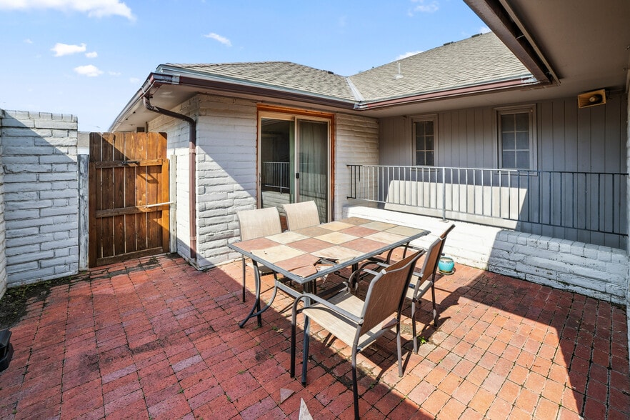 515 N Summit St, Arkansas City, KS for sale - Building Photo - Image 2 of 9