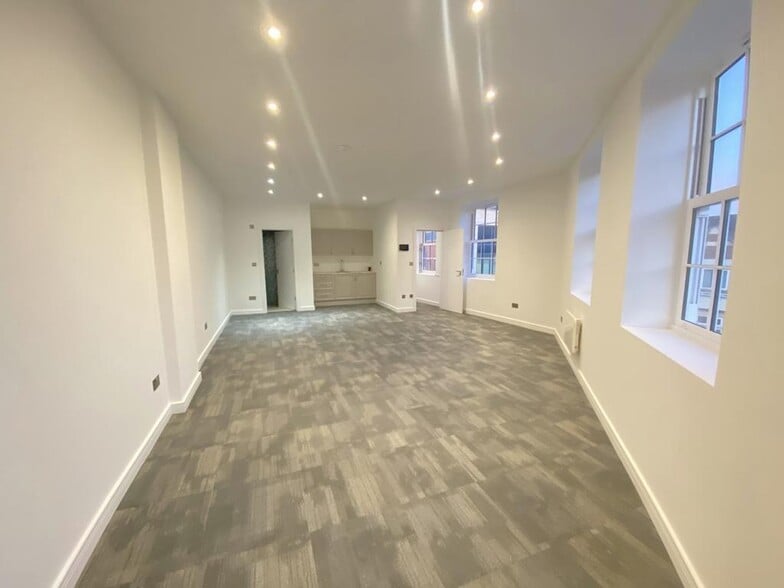 136-144 Broadway, Didcot for lease - Interior Photo - Image 2 of 5