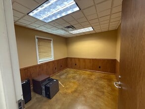 552 S State St, Lyons, GA for lease Interior Photo- Image 2 of 10
