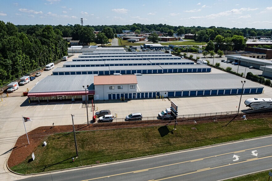 2026 Chapel Hill Rd, Burlington, NC 27215