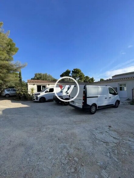 Flex in La Ciotat for lease - Building Photo - Image 2 of 8