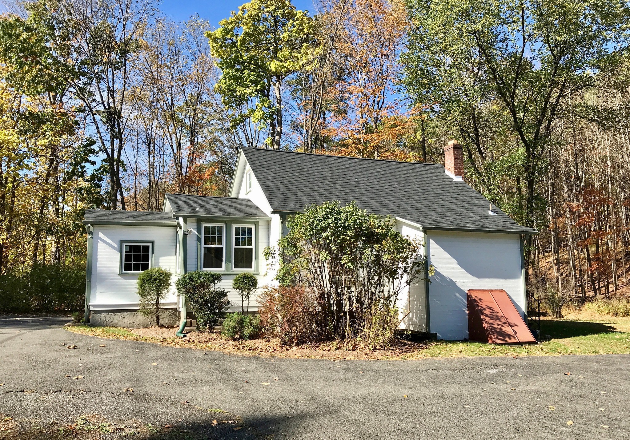 268 Tinker St, Woodstock, NY for sale Primary Photo- Image 1 of 1