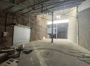 Industrial in Persan for lease Interior Photo- Image 1 of 5