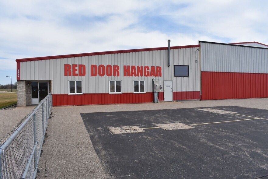 N2509 Commercial Dr, Waupaca, WI for sale - Building Photo - Image 1 of 1