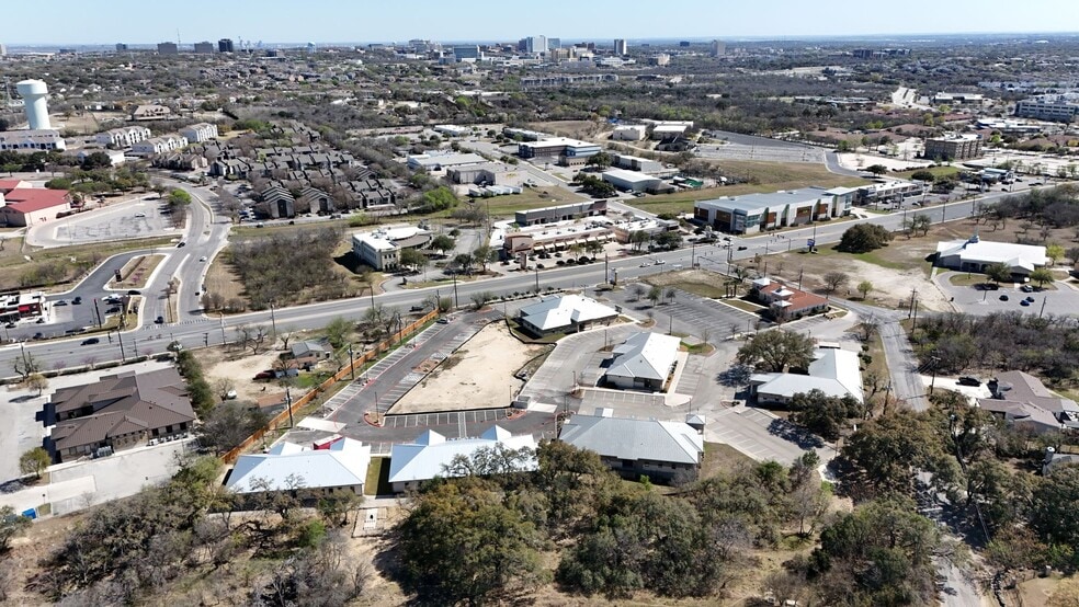 9819 Huebner Rd, San Antonio, TX for lease - Building Photo - Image 3 of 5