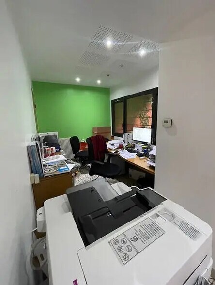 Office in Paris for lease - Building Photo - Image 3 of 20