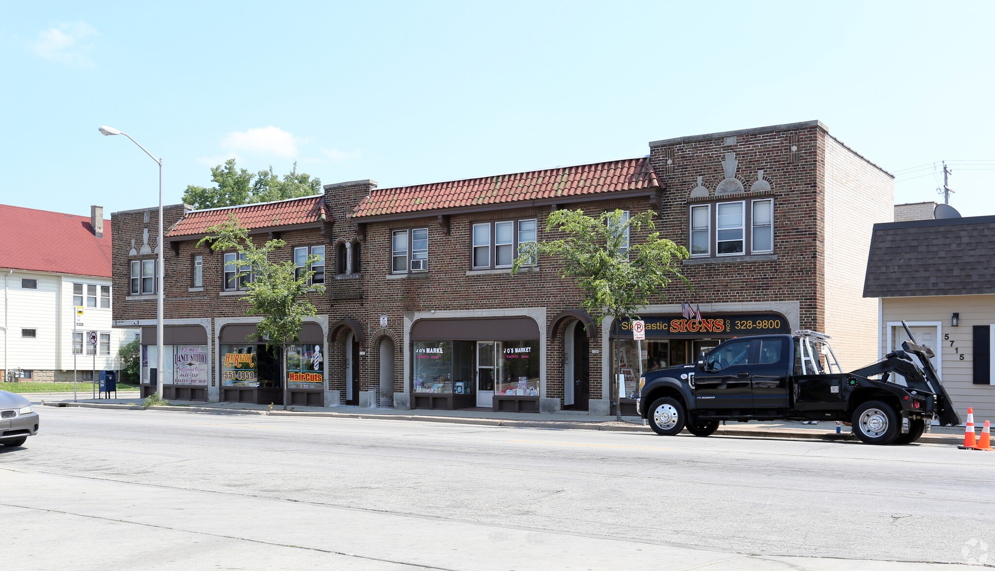 5701-5711 W Burnham St, Milwaukee, WI for lease Primary Photo- Image 1 of 7