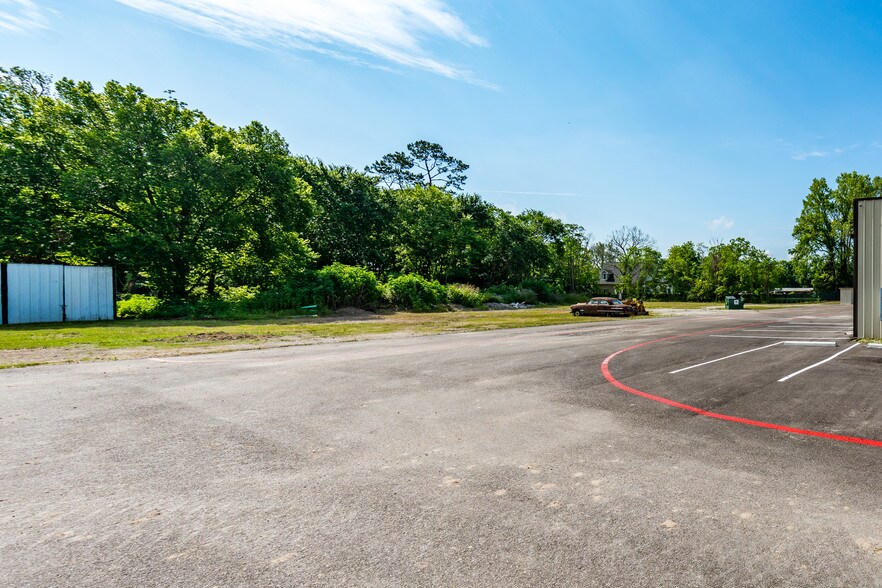 24722 FM 2100 Rd, Huffman, TX for sale - Building Photo - Image 1 of 1