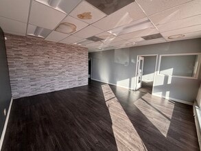 18675 E 39th St, Independence, MO for lease Interior Photo- Image 2 of 12