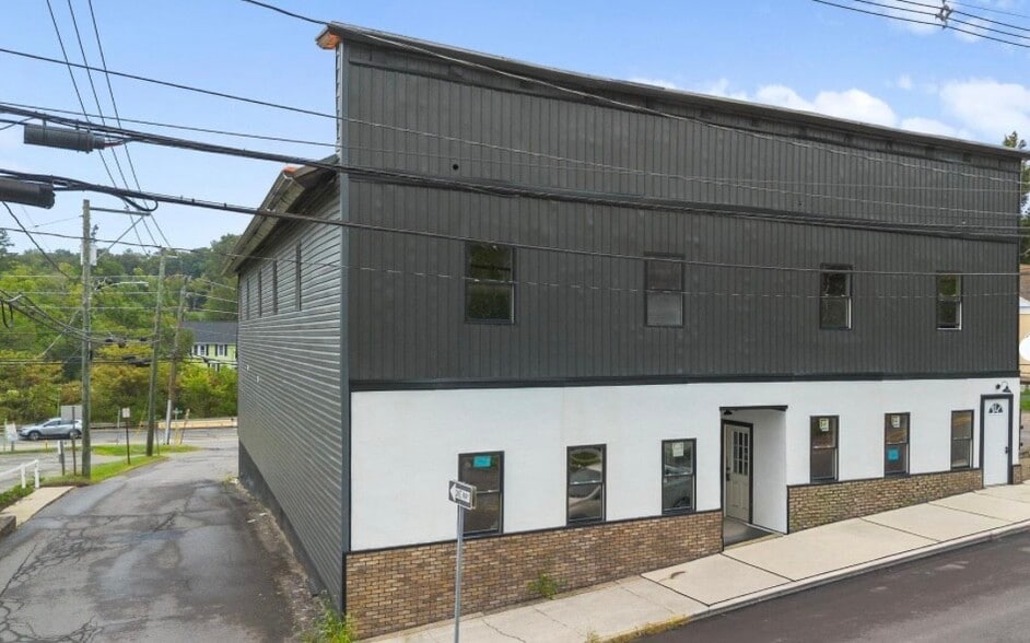 44 Main St, Dallas, PA for sale - Building Photo - Image 2 of 23