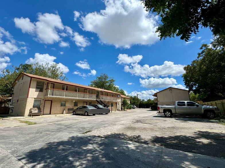 1523 Quintana Rd, San Antonio, TX for sale - Building Photo - Image 2 of 17