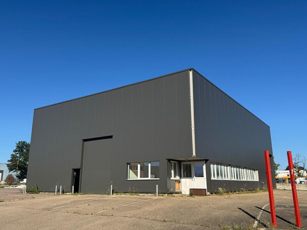 Industrial in Metz for lease Building Photo- Image 1 of 2