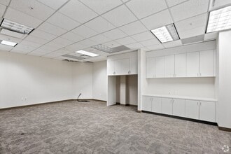 31111 Agoura Rd, Westlake Village, CA for lease Building Photo- Image 2 of 10