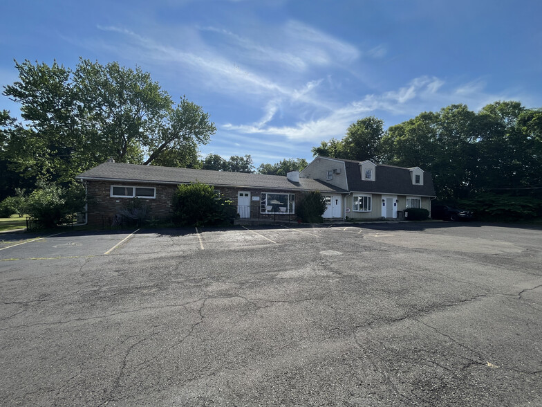 760 Woodbourne Rd, Langhorne, PA for lease - Building Photo - Image 2 of 8