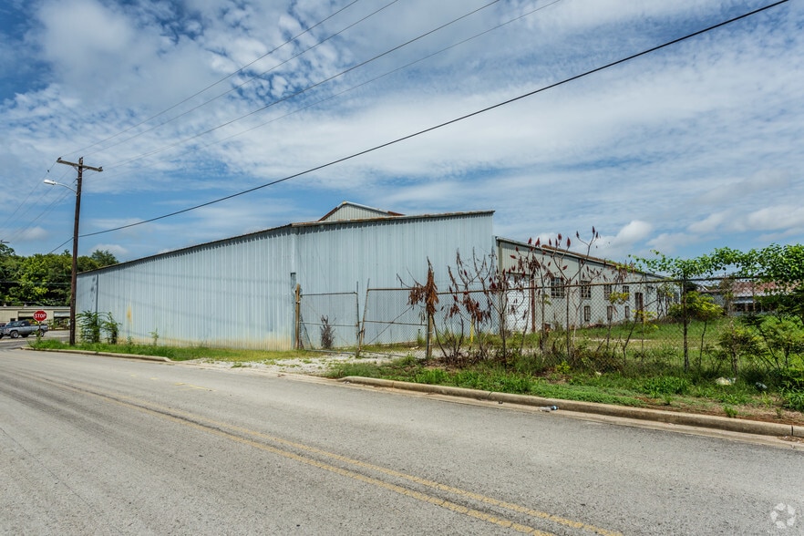1414 Broadway St, Sheffield, AL for lease - Building Photo - Image 3 of 3