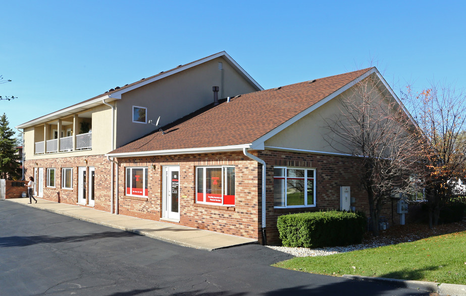 75 E Division St, Mundelein, IL for lease - Floor Plan - Image 1 of 17