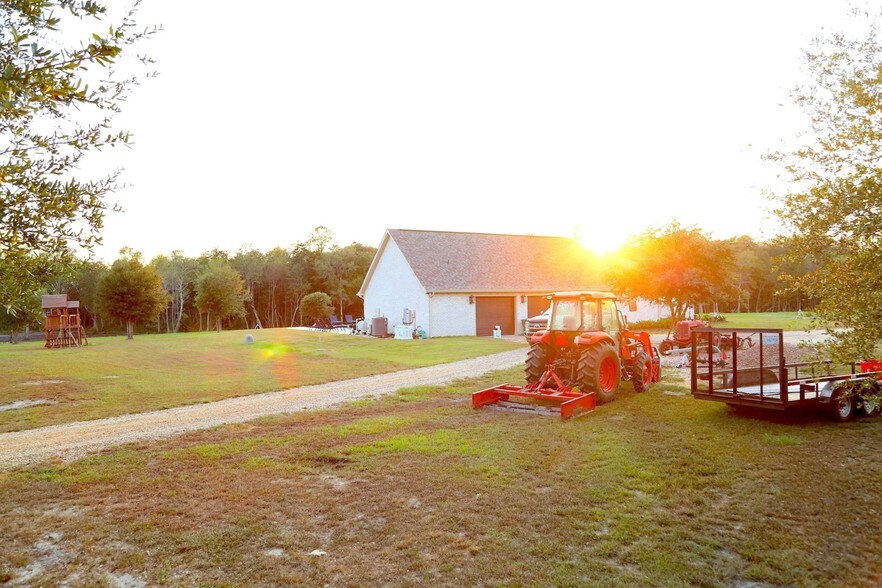 11146 Bayou Bernard Rd, Gulfport, MS for sale - Primary Photo - Image 1 of 1
