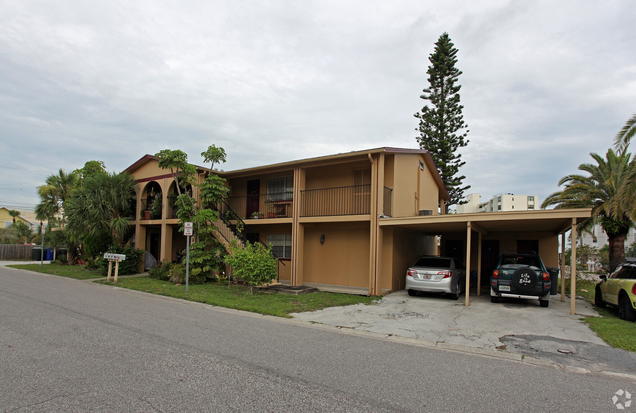 2668 St Joseph Dr, Dunedin, FL for sale Primary Photo- Image 1 of 1
