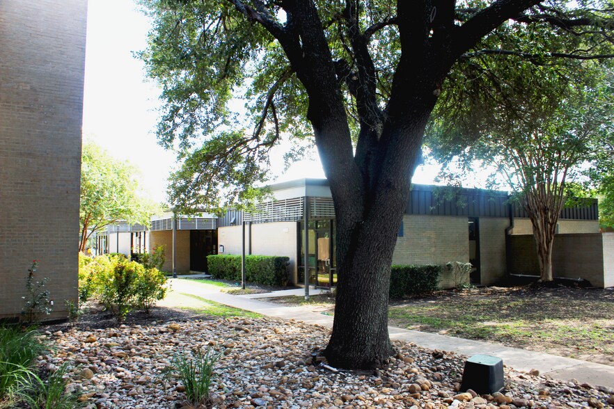 11623 Angus Rd, Austin, TX for lease - Building Photo - Image 1 of 6