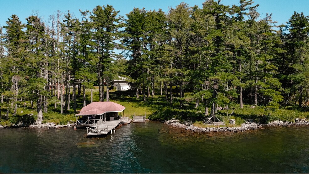 353 Wentworth Rd, Brookfield, NH 03872