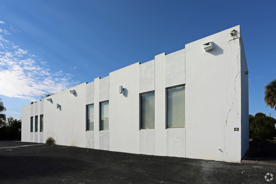 3501 Orange Ave, Fort Pierce, FL for sale - Building Photo - Image 2 of 14