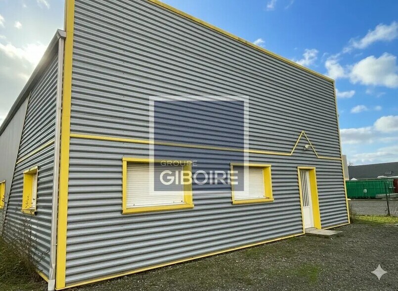 Industrial in Mordelles for lease - Building Photo - Image 2 of 6