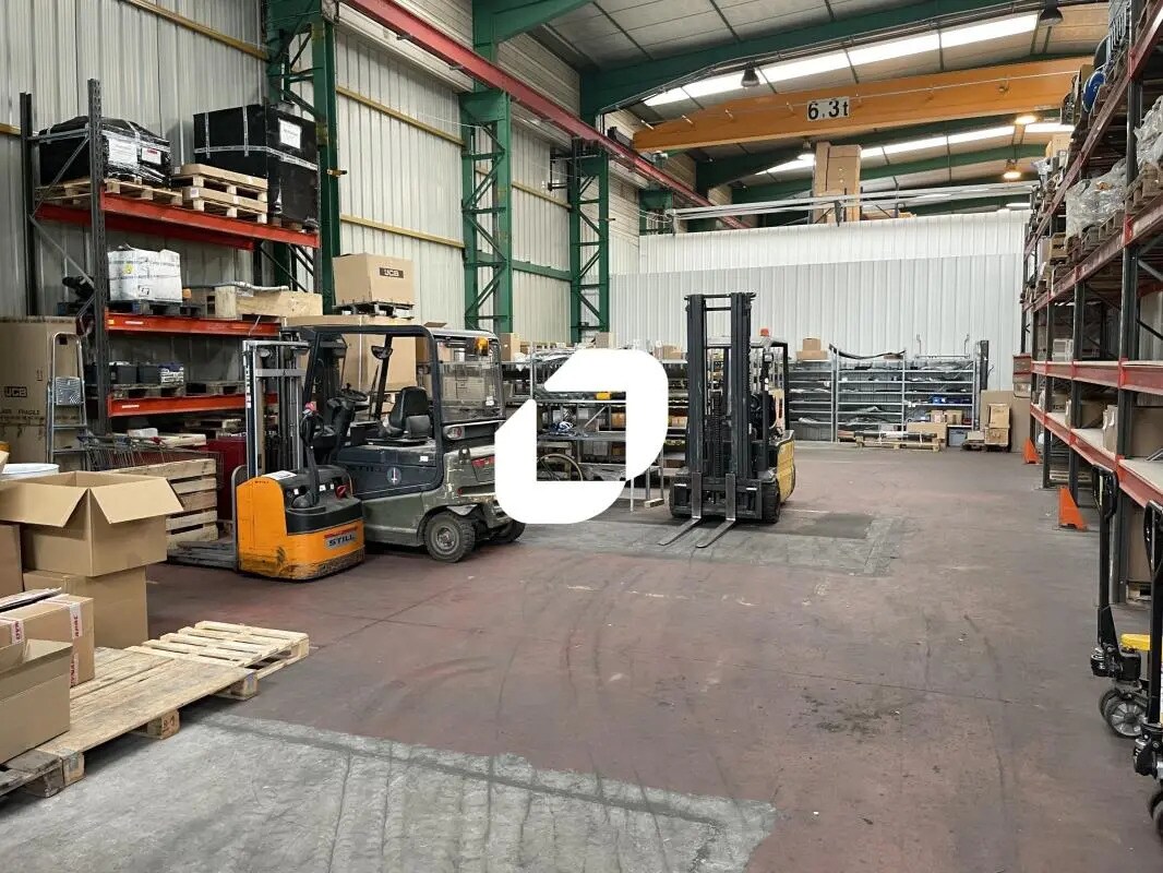 Office in Treillières for lease Building Photo- Image 1 of 9