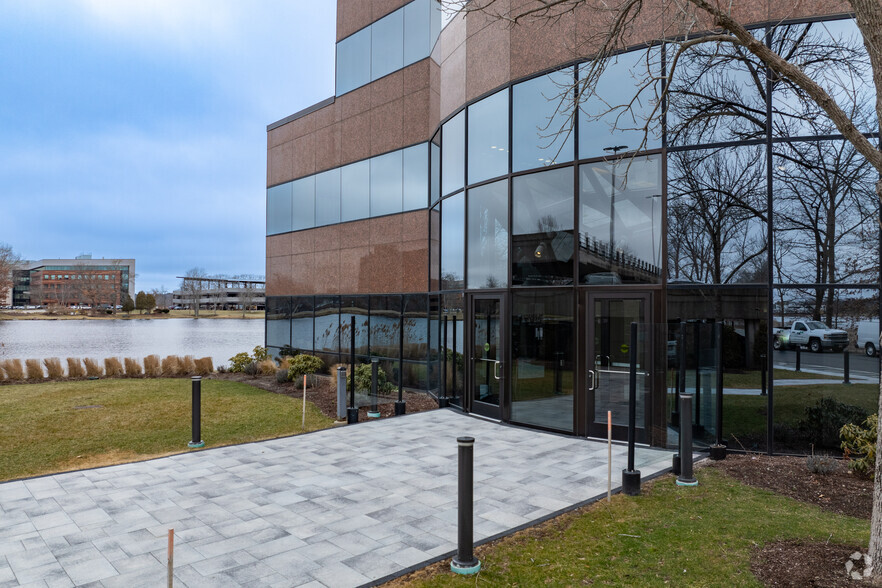 301 Edgewater Pl, Wakefield, MA for lease - Building Photo - Image 3 of 4