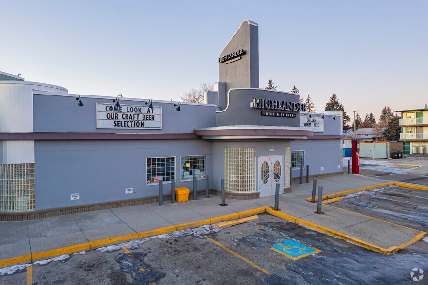 2025-2033 16th Ave NW, Calgary, AB for lease - Primary Photo - Image 1 of 6