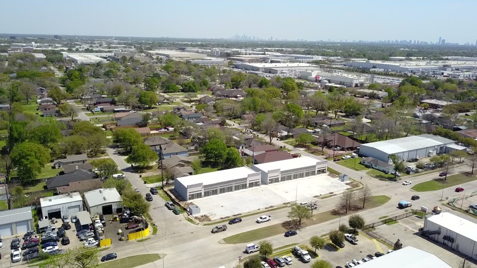 5520 Gessner Rd, Houston, TX for lease - Commercial Listing Video - Image 2 of 24