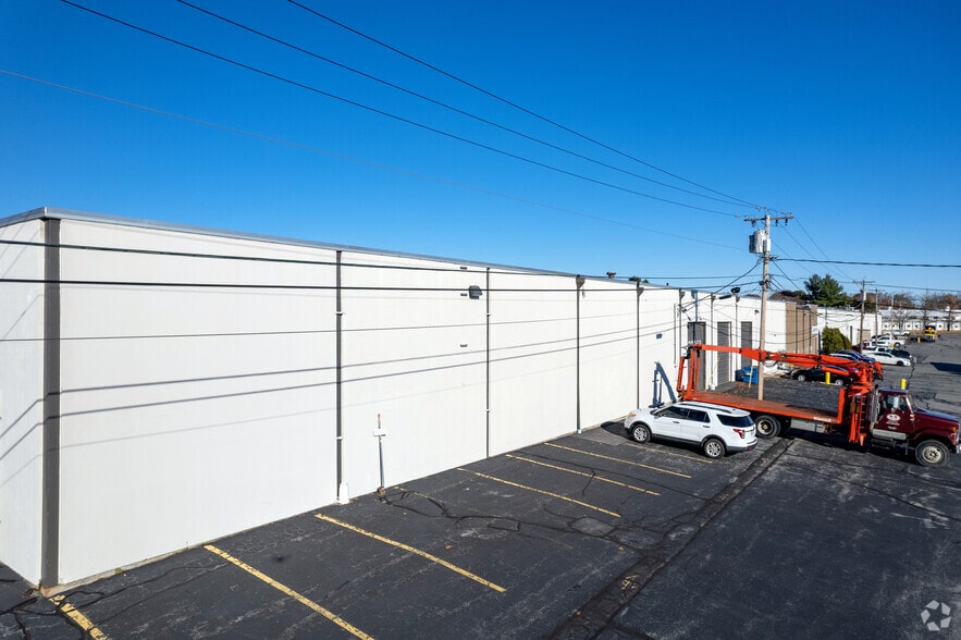 36 Sword St, Auburn, MA for lease - Building Photo - Image 2 of 6