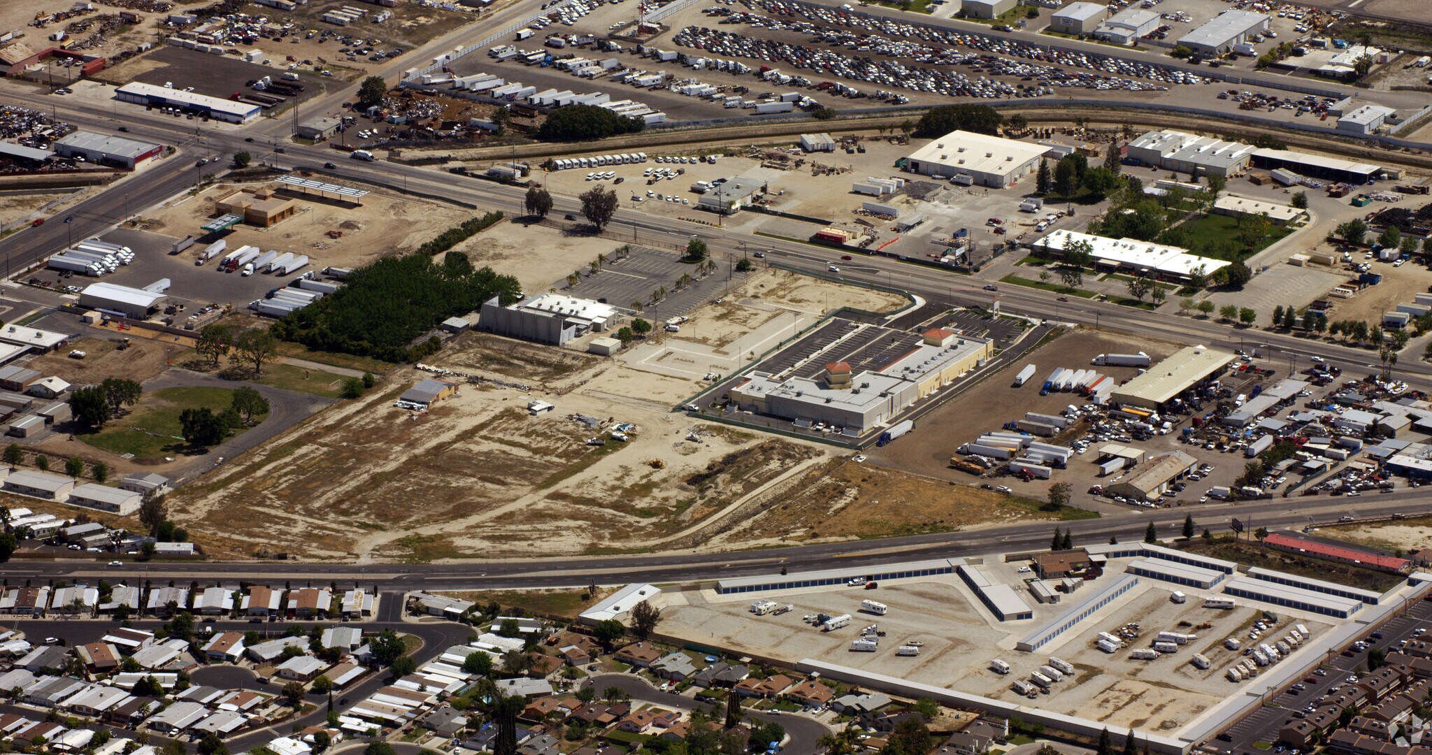 2201 S Union Ave, Bakersfield, CA 93307 Retail for Sale