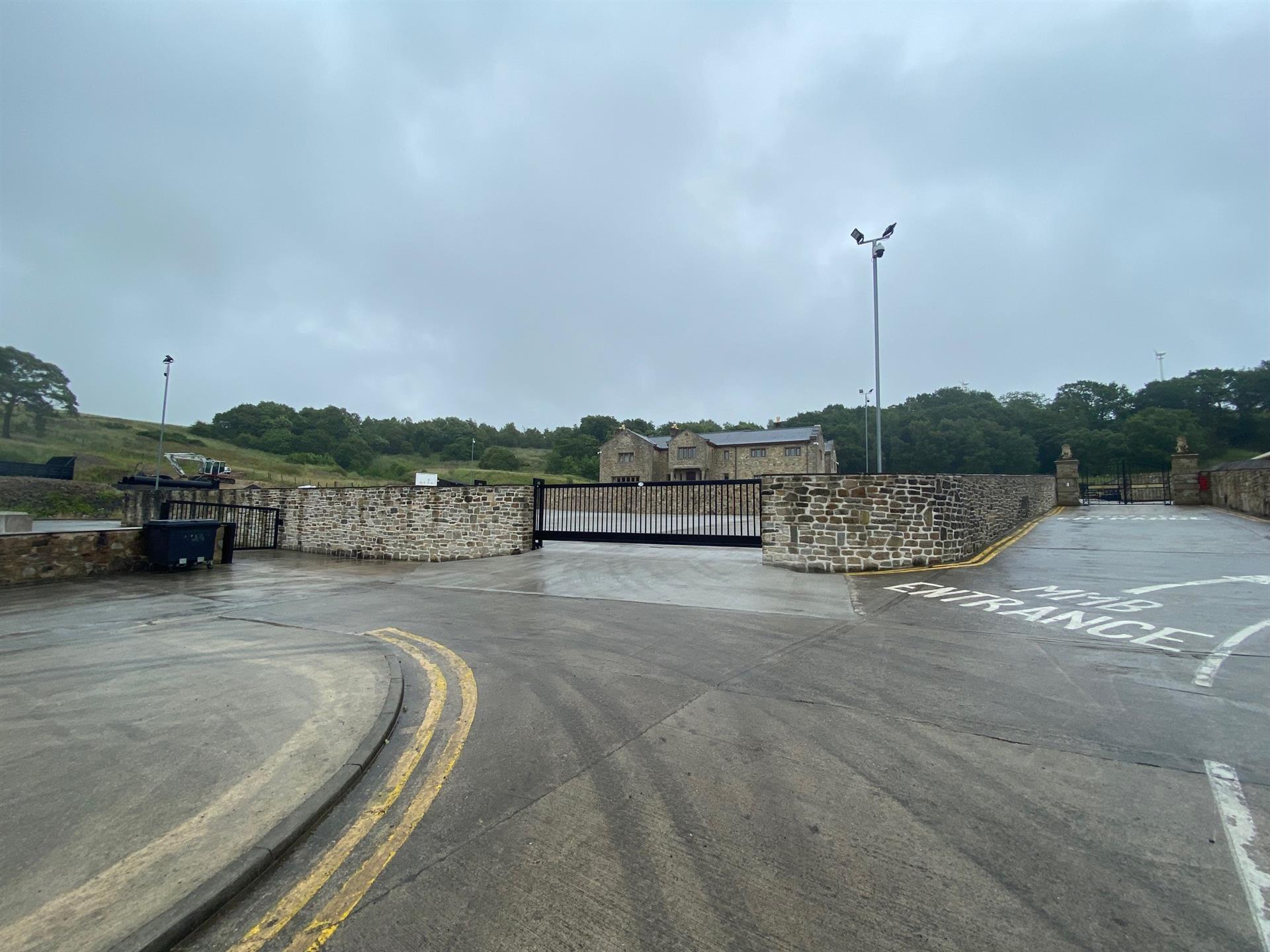 Whalley Rd, Wilpshire for lease Primary Photo- Image 1 of 7