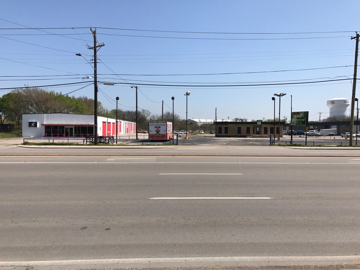 2915 S Cooper St, Arlington, TX 76015