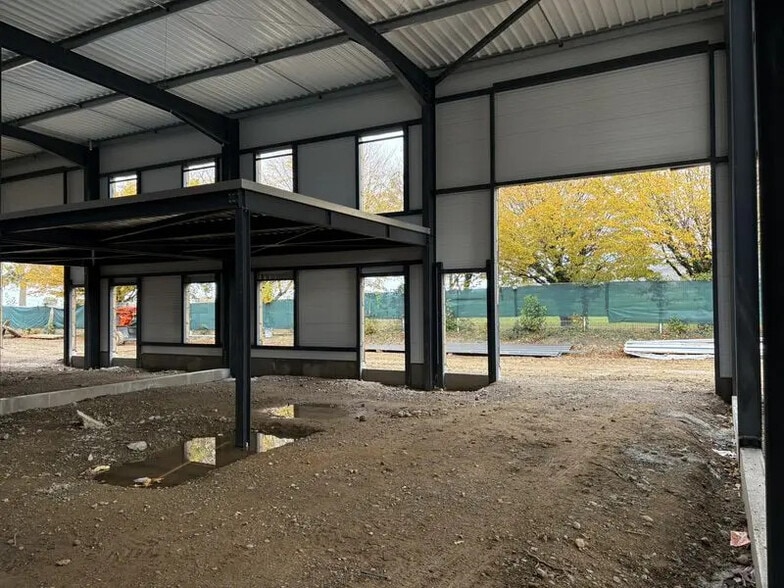 Office in Lissieu for lease - Building Photo - Image 3 of 11