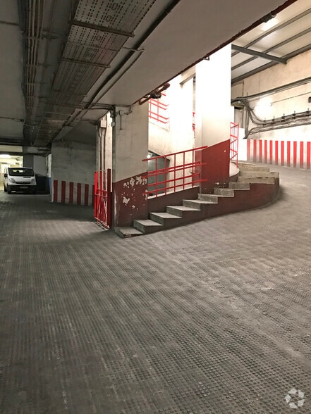 Calle de San Romualdo, 26, Madrid, Madrid for lease - Building Photo - Image 3 of 3