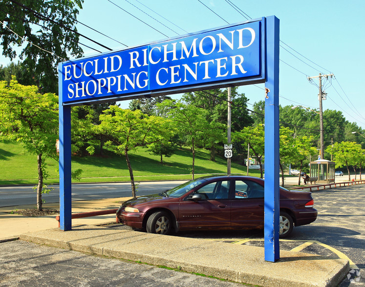 25801-25991 Euclid Ave, Euclid, OH for lease - Building Photo - Image 2 of 4