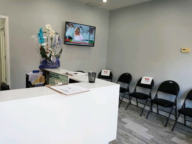 34-53 Junction Blvd, Jackson Heights, NY for sale - Lobby - Image 1 of 1