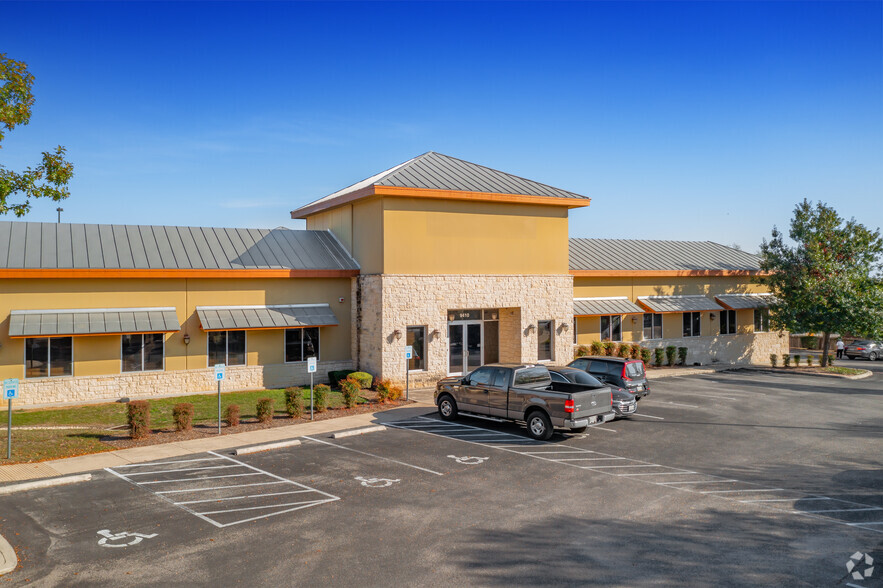 9410 Dugas Dr, San Antonio, TX for lease - Building Photo - Image 1 of 9