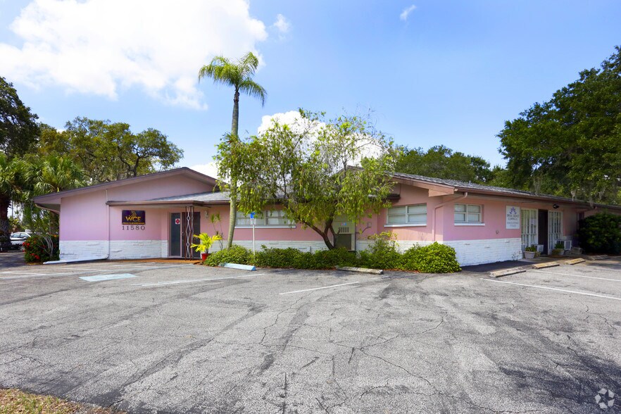 11580 Oakhurst Rd, Largo, FL for sale - Primary Photo - Image 1 of 1