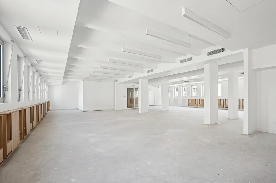 in Paris for sale - Interior Photo - Image 1 of 1