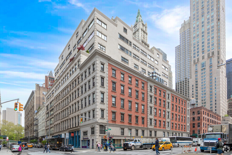 23-31 Warren St, New York, NY for lease - Primary Photo - Image 1 of 4